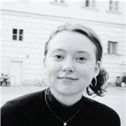 Geigenlehrerin für Anfänger aller Altersgruppen.
 :)